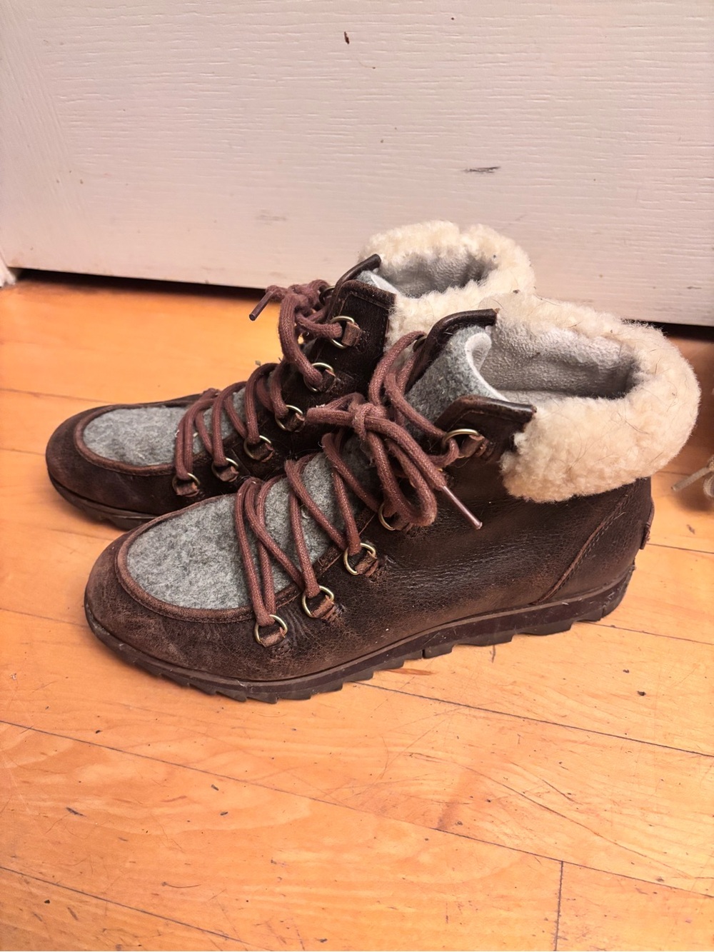 Sorel Brown Faux-Shearling Collar Hiker Boots with Gray Felt Panels